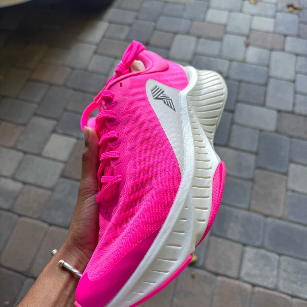 RAD Global R-1 Shoe in Euphoric Pink